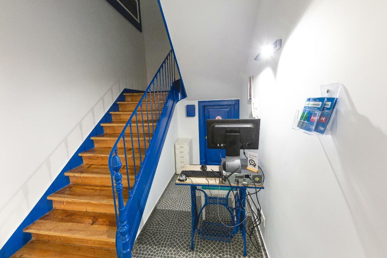 Hostel Help Yourself - Parede